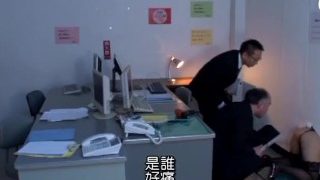 HND-290 – 壁にハマって中出しされちゃった