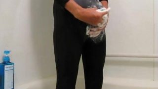 01黒全身タイツでお風呂