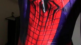 スパイダーマンがローションまみれになりながらオナる