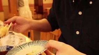 中国男子在日本吃寿司自助，100种寿司随便吃，店长差点都哭了？