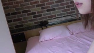 SIRO-3089 18岁服装店员