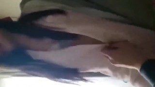 若い女の子と騎乗位