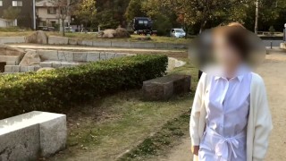 『素人個人撮影』巨乳熟女にピタッと白シャツで/ノーブラ散歩＆露出オナニー潮吹き//流出/晒し/視姦♡　japanese/hentai/asian/milf/mom/big tits/日本人/塾女/人妻