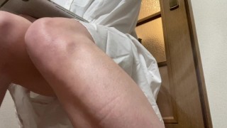 リモート会議中におしっこを我慢していたらエッチな気分になり、、、最後にはおもらししてしまう