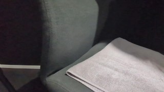 会陰こすりつけオナニーで最後は震えながら大量射精